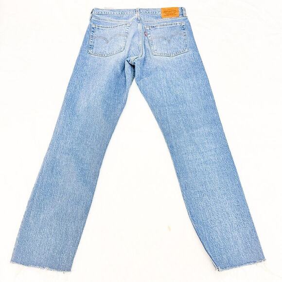 Levi's Wedgie Light Wash Denim Jeans Faded Distressed Ripped Button Fly Size 27 - Picture 3 of 9